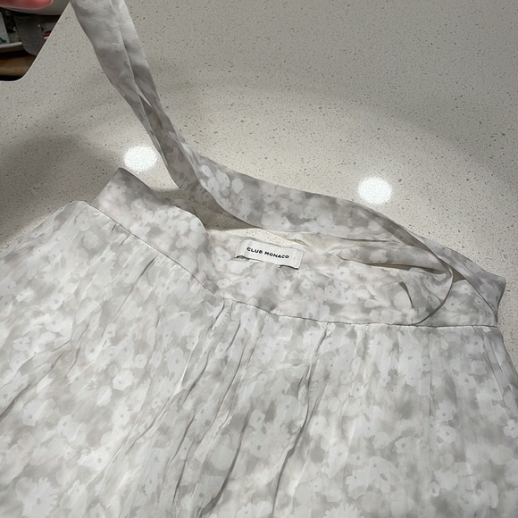 Club Monaco shorts - Picture 5 of 7